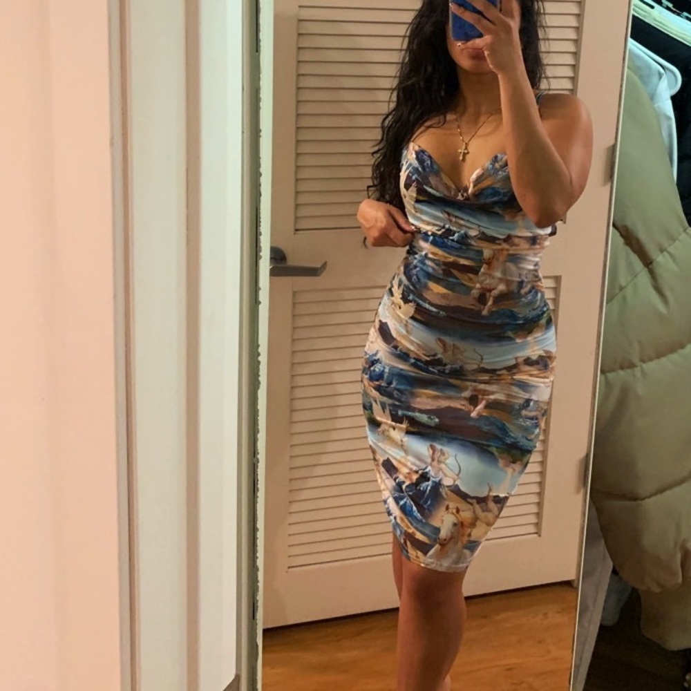 PrettyLittleThing - Cherub Print Bodycon Dress